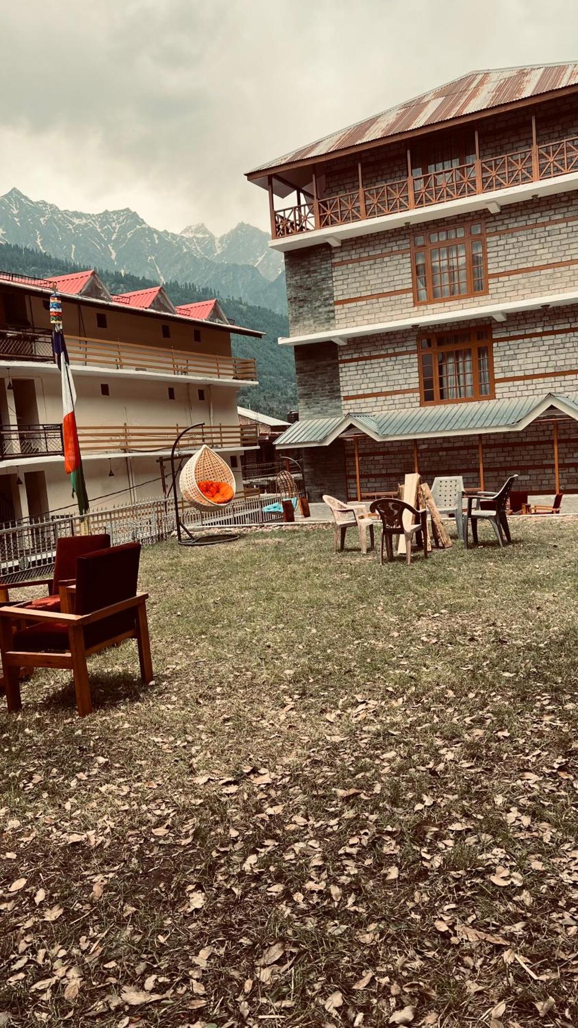 The Sita Classic - Selling In Manali (Himachal Pradesh)